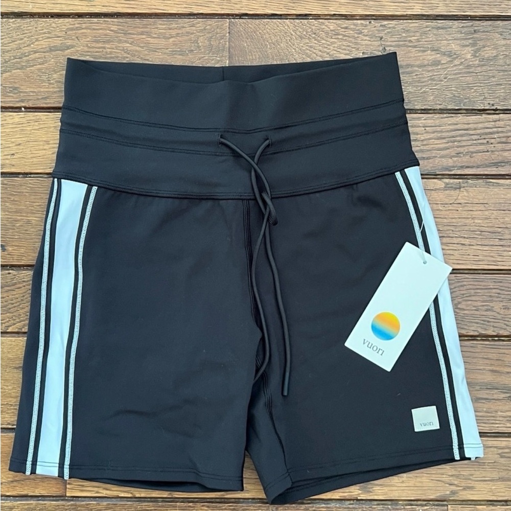 Vuori Black Daily Track Short 5" Size Small New With Tags NWT